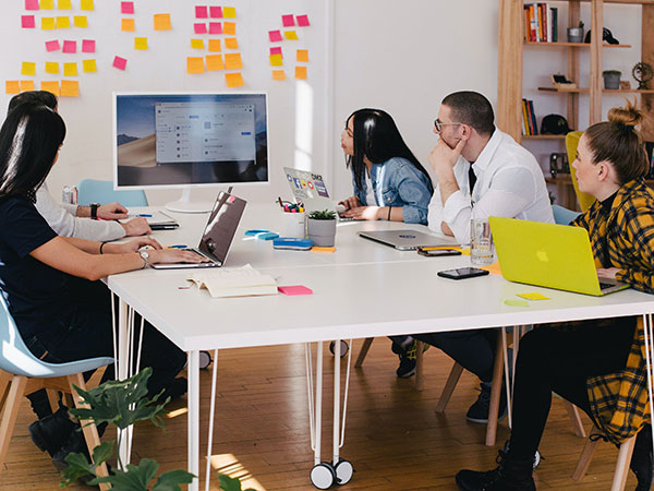 Mobile app development strategies blog by Delorbit